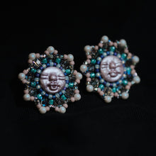 Load image into Gallery viewer, Beadass Fireworks Studs (Seashell)