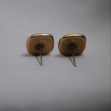 Load image into Gallery viewer, Signature Peeps Square Studs (Squarepants)