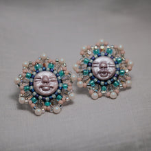 Load image into Gallery viewer, Beadass Fireworks Studs (Seashell)