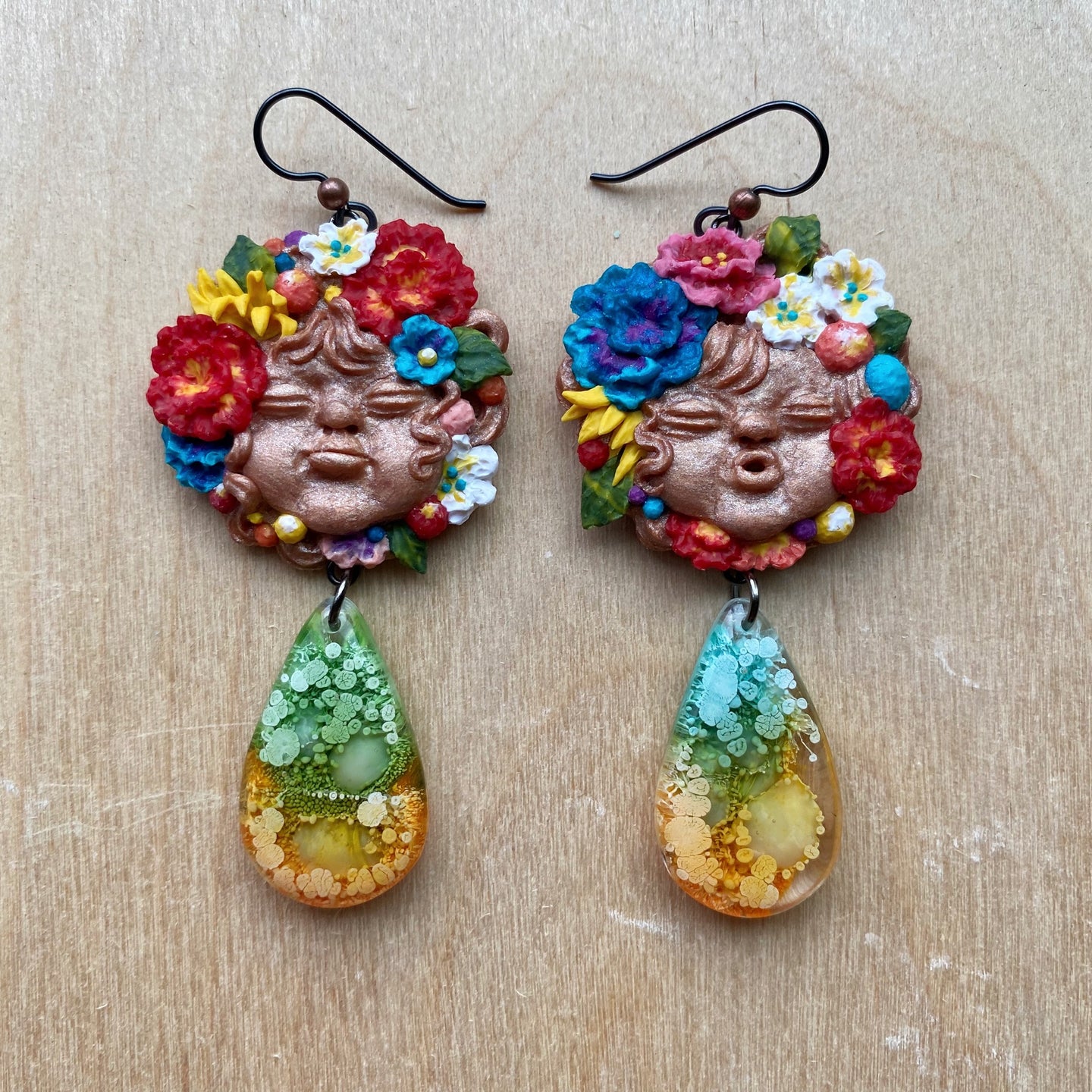 Hybrid Pot Heads (All Hail The Queen...)